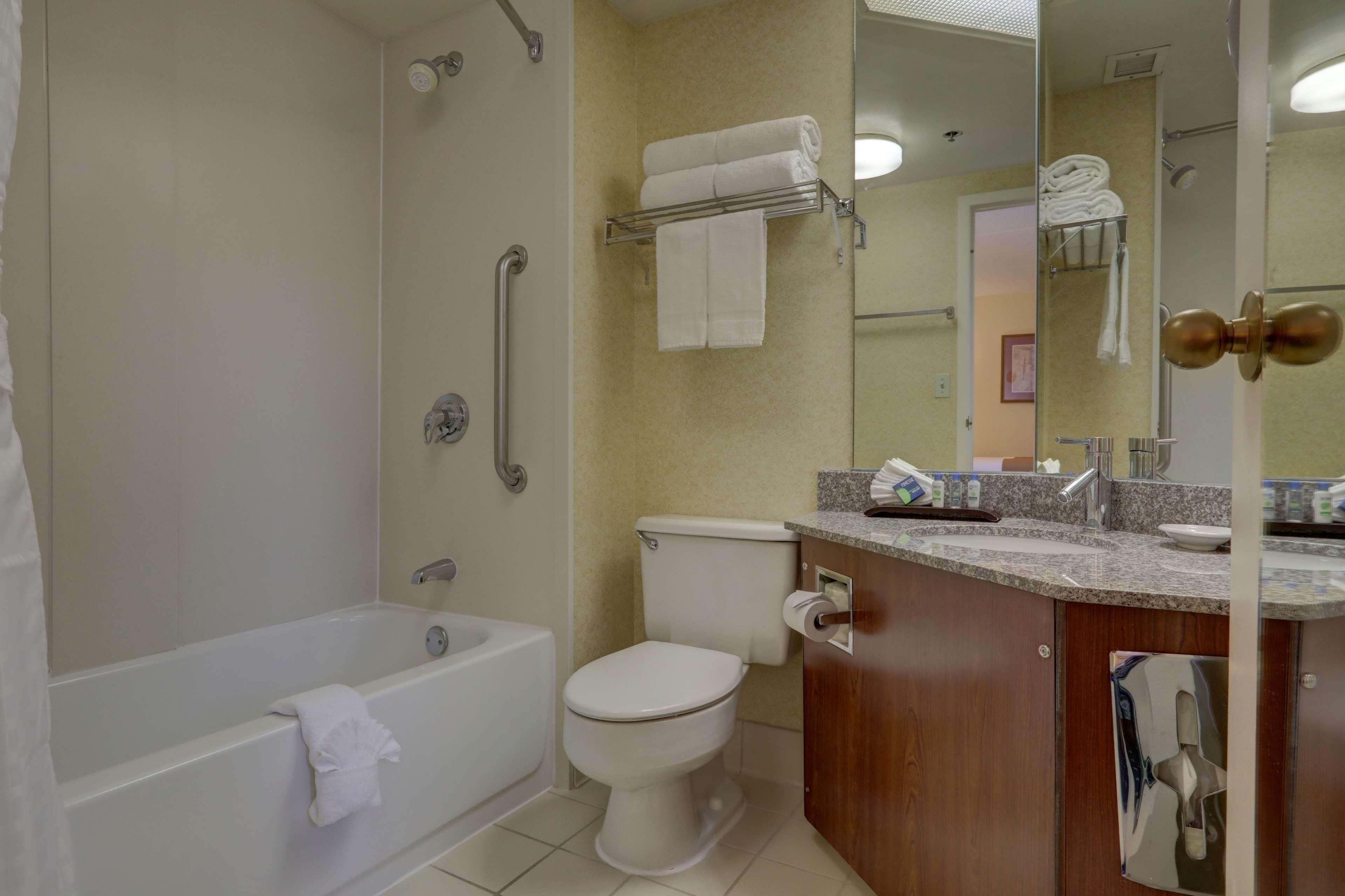 Surestay Plus Hotel By Best Western Chicago Lombard Pokoj fotografie