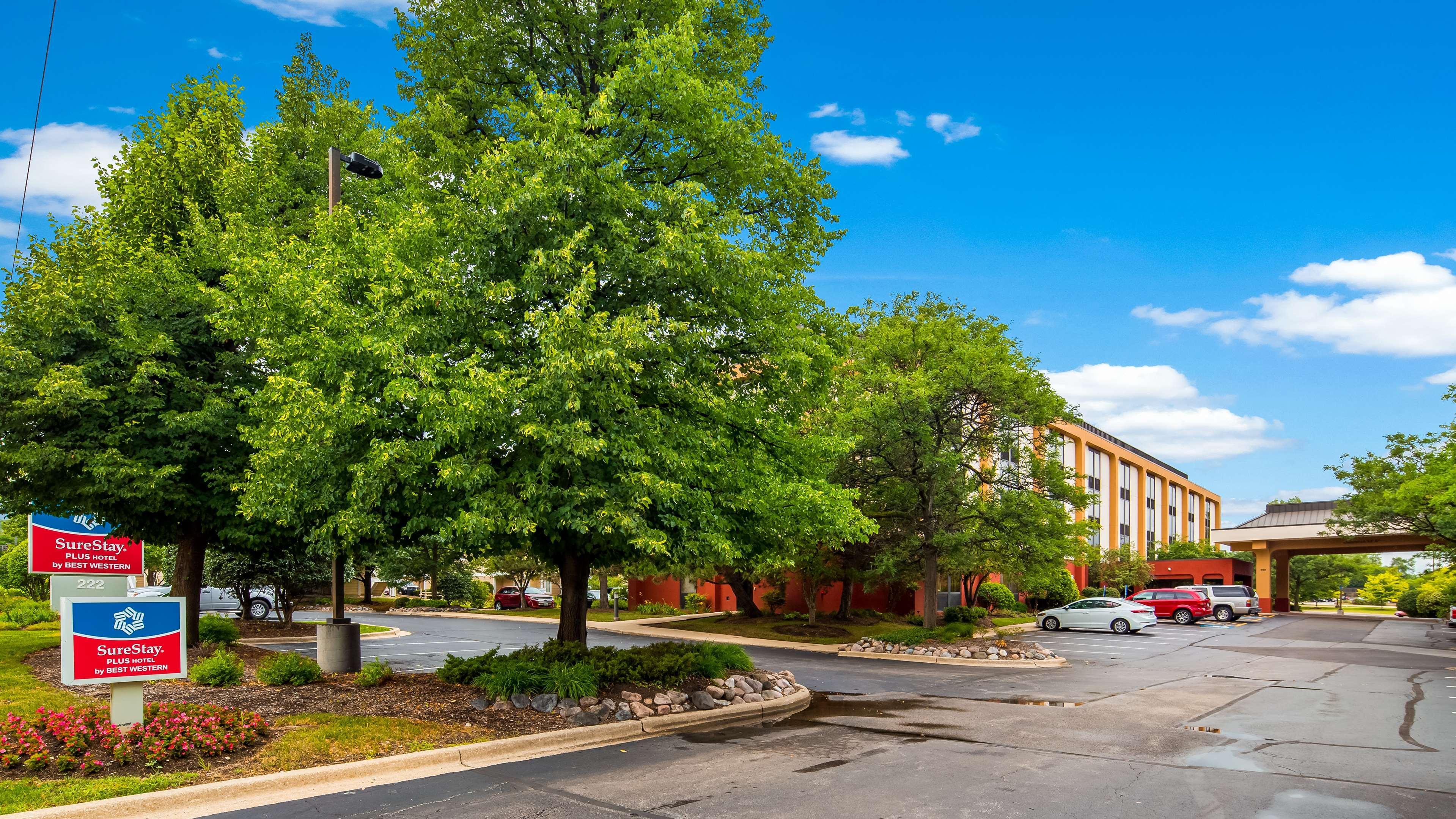 Surestay Plus Hotel By Best Western Chicago Lombard Exteriér fotografie